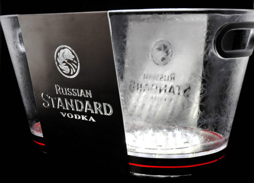 Russian Standard Vodka LED Flaschenkühler, Eiswürfelbehälter, Acryl / Edelstahl Auss.
