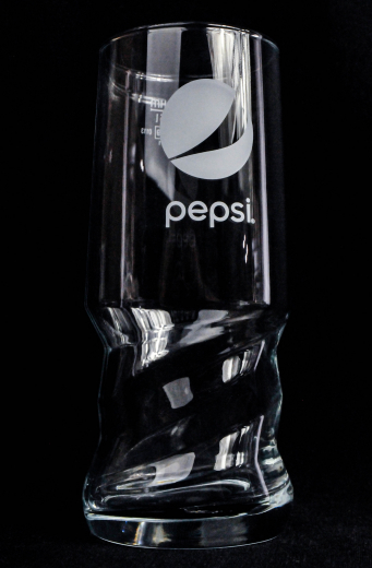 Pepsi Cola, Exclusiv Becher Glas AXL Schwingform 0,5l weiß