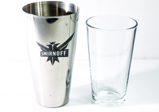 Smirnoff Vodka, Edelstahl / Glas Boston Bar Shaker, zweiteilig