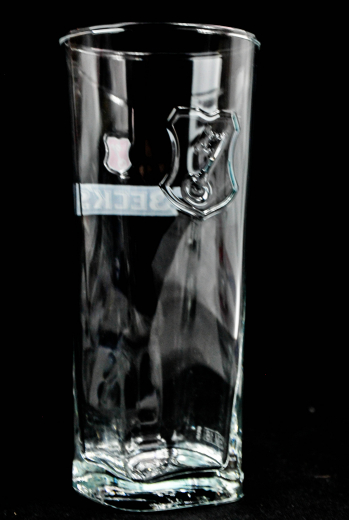 Becks Bier, Glas / Gläser Henry Becher, Bierglas im Relief 0,3l