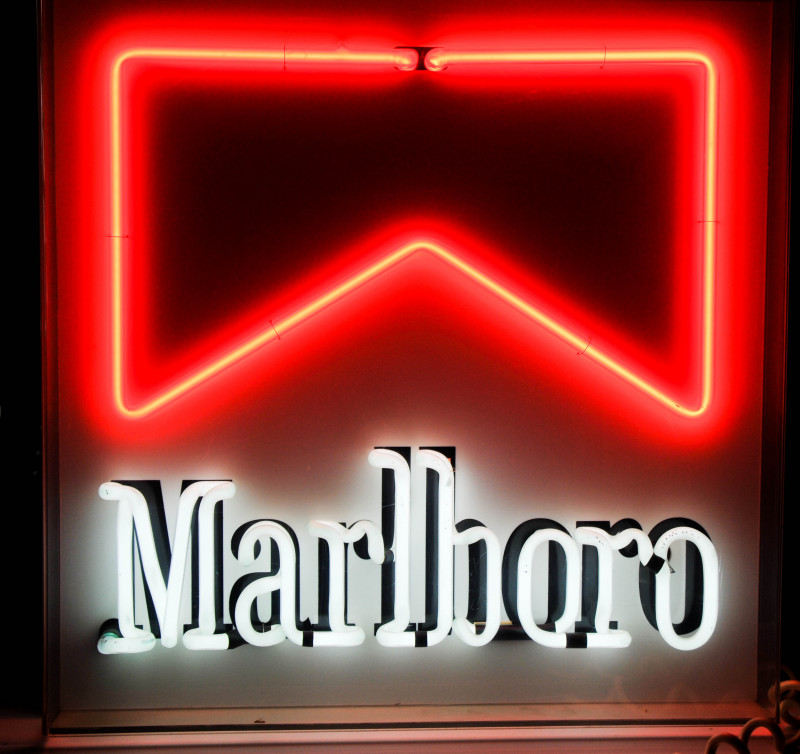 Marlboro Neon Aniemiernde Leuchtreklame Leuchtwerbung