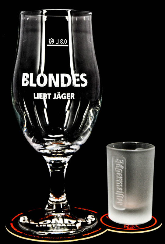 Jägermeister Bier Schnaps Gedeck Glas Gläser Blondes