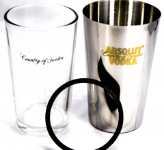 Absolut Vodka Shaker Set, stailess steel / Remvable glass rubber ring, very noble.