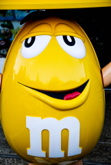 M&M, XXL Verkaufsständer auf Rollen, Riesen Figur in Gelb - sehr selten !!