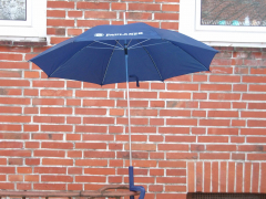 Paulaner Weißbier, Biergartenschirm, Regenschirm / Sonnenschirm mit Befestigung