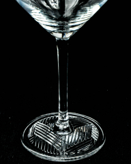 Grey Goose Vodka, Cocktail Glas, Ballonglas mit Relief im Fuß