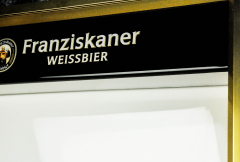 Franziskaner Weissbier, XXL Neon Leuchtreklame Speisenkartenkasten Messing, abschließbar.