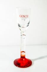 Gosch Sylt, Aqvavit, Aquavitglas mit Syltmotiv im Stiel, roter Fuß