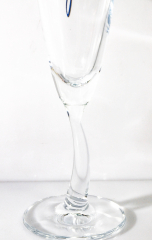 Jules Mumm Sekt, Das berühmte Sektglas mit dem gebogenen Stiel im blauen Design