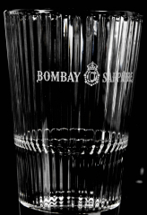 Bombay Sapphire Gin, Longdrinkglas, Cocktailglas im höchsten Relief Sternstreuung