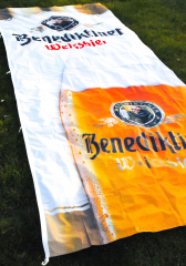Benediktiner Bier, Hiss Flagge / Banner / Fahne / Vertikalfahne mit Horizontalnaht