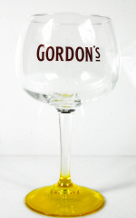 Gordons Gin, Ginglas balloon glass, glasses, gin and tonic glass, cocktail glass Lemon The big one!!